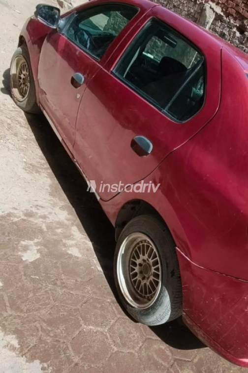 Renault Logan 2017 Red Manual Used for Sale in Cairo - 2