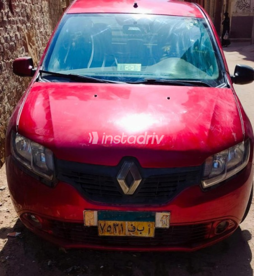Renault Logan 2017 Red Manual Used for Sale in Cairo - 3