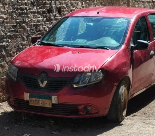 Renault Logan 2017 Red Manual Used for Sale in Cairo - 6