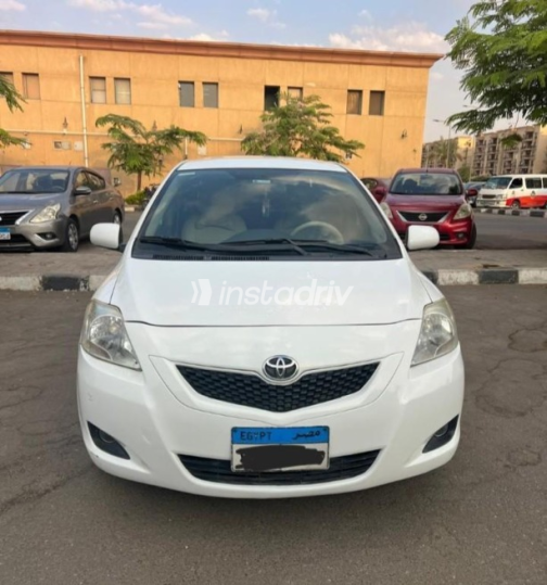 Toyota Yaris 2009 White Automatic Used for Sale in Cairo - 3