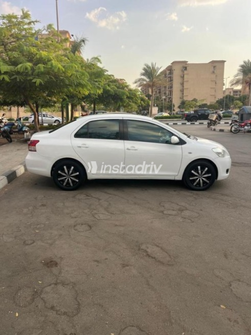 Toyota Yaris 2009 White Automatic Used for Sale in Cairo - 8