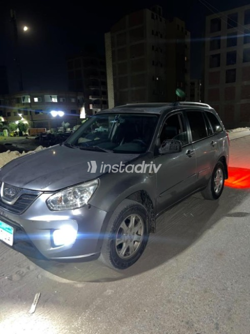 Chery Tiggo 3 2017 Silver Manual Used for Sale in Helwan - 6
