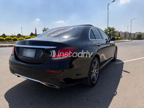 مرسيدس E 300 2020 أسود أوتوماتيك مستعملة للبيع في القاهرة الكبرى ( القاهرة - الجيزة) - 4