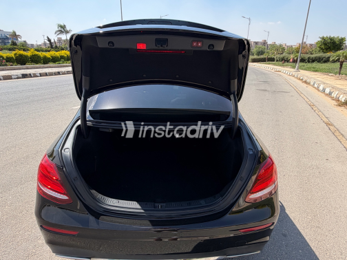 مرسيدس E 300 2020 أسود أوتوماتيك مستعملة للبيع في القاهرة الكبرى ( القاهرة - الجيزة) - 7