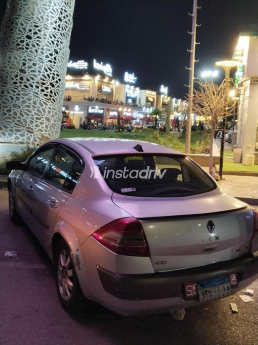 Renault Megane 2009 Silver Automatic Used for Sale in Cairo - 4