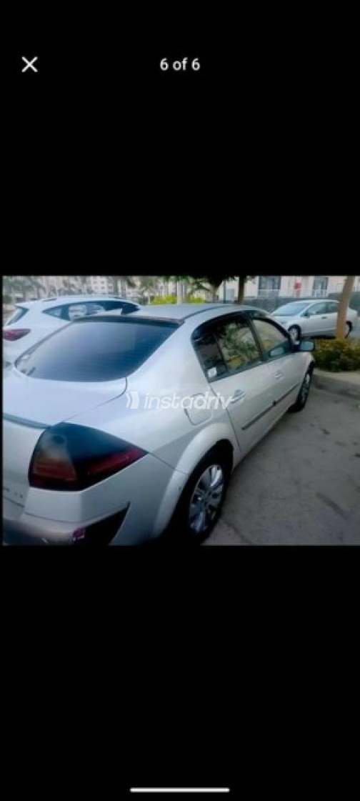 Renault Megane 2009 Silver Automatic Used for Sale in Cairo - 8
