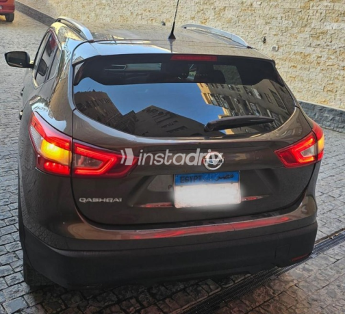Nissan Qashqai 2018 Brown Automatic Used for Sale in Nasr city - 3