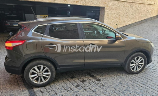 Nissan Qashqai 2018 Brown Automatic Used for Sale in Nasr city - 9