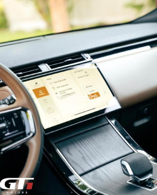 Land Rover Velar 2024 Black Automatic Used for Sale in Sheikh Zayed City - 2