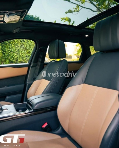 Land Rover Velar 2024 Black Automatic Used for Sale in Sheikh Zayed City - 8