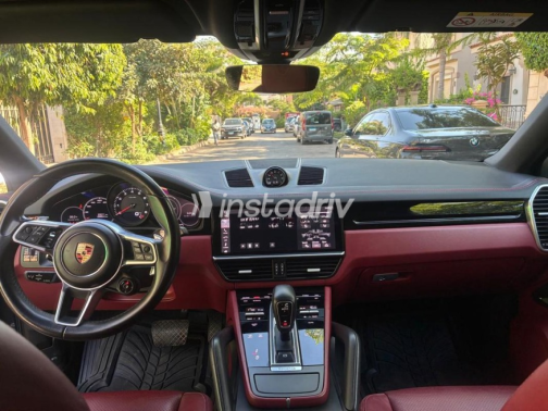 Porsche Cayenne 2021 Gray Automatic Used for Sale in Cairo - 3