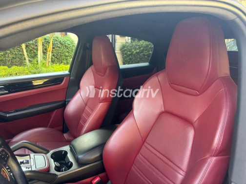 Porsche Cayenne 2021 Gray Automatic Used for Sale in Cairo - 4