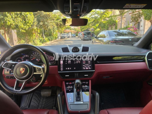 Porsche Cayenne 2021 Gray Automatic Used for Sale in Cairo - 5