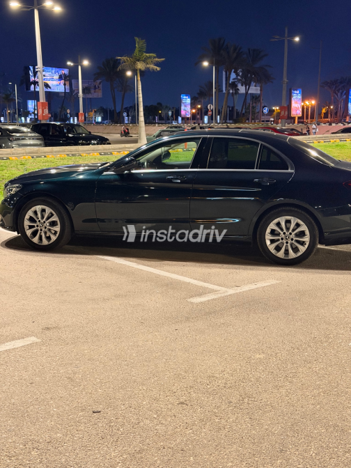 Mercedes C 180 2019 Green Automatic Used for Sale in Greater Cairo ( Cairo + Giza) - 3