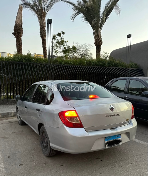 Renault Symbol 2010 Silver Automatic Used for Sale in Greater Cairo ( Cairo + Giza) - 1