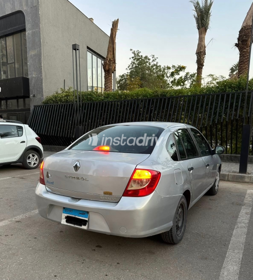 Renault Symbol 2010 Silver Automatic Used for Sale in Greater Cairo ( Cairo + Giza) - 2