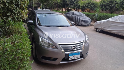 Nissan Sentra 2017 Bronze Automatic Used for Sale in Helwan - 2