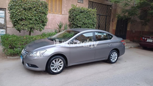 Nissan Sentra 2017 Bronze Automatic Used for Sale in Helwan - 5