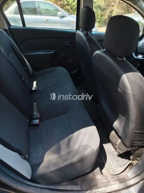 Renault Logan 2015 Black Manual Used for Sale in Sheraton - 2