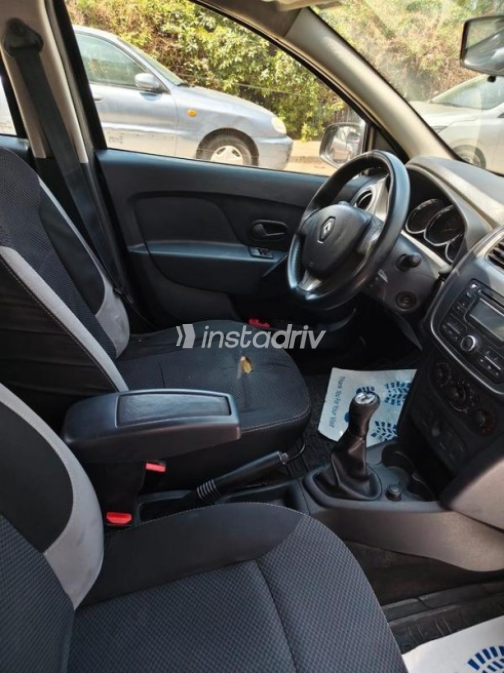 Renault Logan 2015 Black Manual Used for Sale in Sheraton - 3
