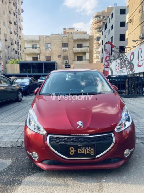 Peugeot 208 2015 Red Automatic Used for Sale in Cairo - 4