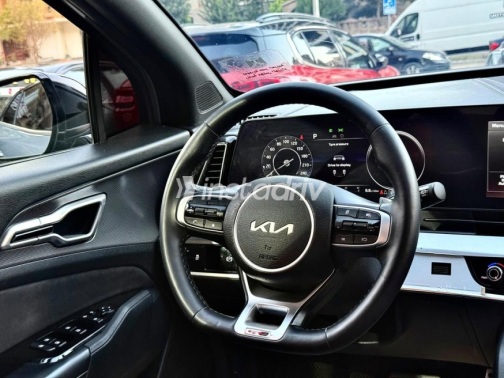 Kia Sportage 2023 Silver Automatic Used for Sale in Nasr city - 8