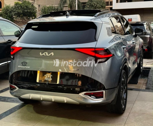 Kia Sportage 2023 Silver Automatic Used for Sale in Nasr city - 9