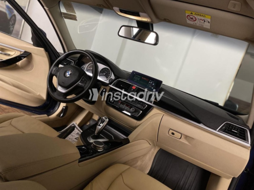 BMW 318 2019 Dark Blue Automatic Used for Sale in Heliopolis - 7