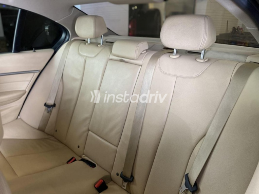 BMW 318 2019 Dark Blue Automatic Used for Sale in Heliopolis - 9