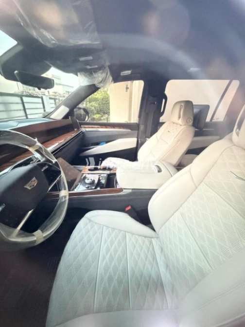 Cadillac Escalade 2025 Black Automatic Used for Sale in Cairo - 9