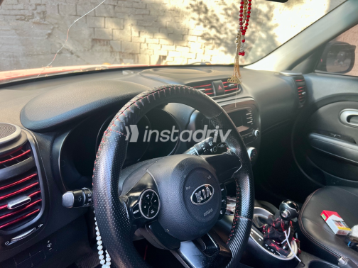 Kia Soul 2015 Red Automatic Used for Sale in Greater Cairo ( Cairo + Giza) - 3