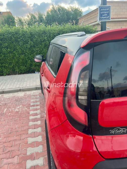 Kia Soul 2015 Red Automatic Used for Sale in Greater Cairo ( Cairo + Giza) - 10
