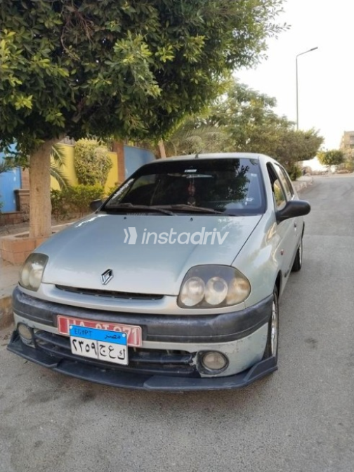 Renault Clio 2001 Dark Gray Manual Used for Sale in Cairo - 1