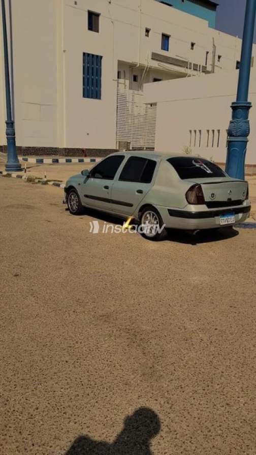 Renault Clio 2001 Dark Gray Manual Used for Sale in Cairo - 2