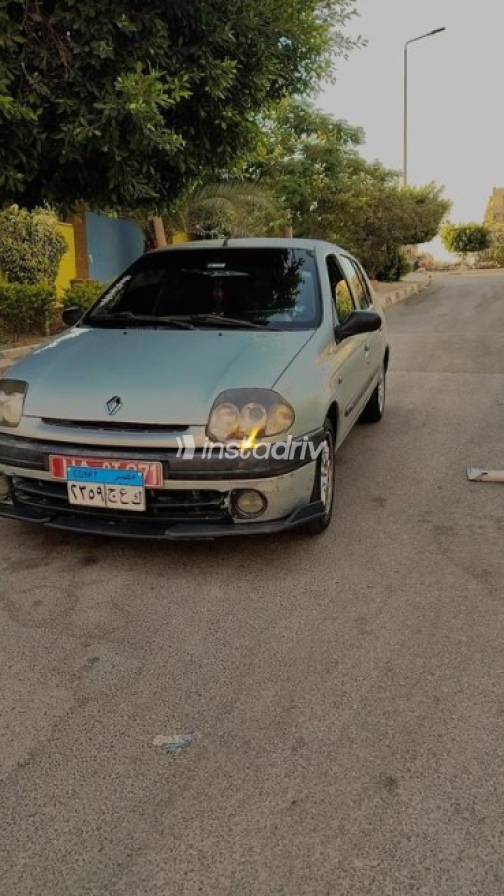 Renault Clio 2001 Dark Gray Manual Used for Sale in Cairo - 3