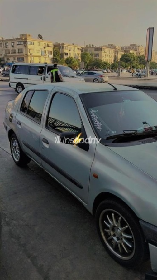 Renault Clio 2001 Dark Gray Manual Used for Sale in Cairo - 4