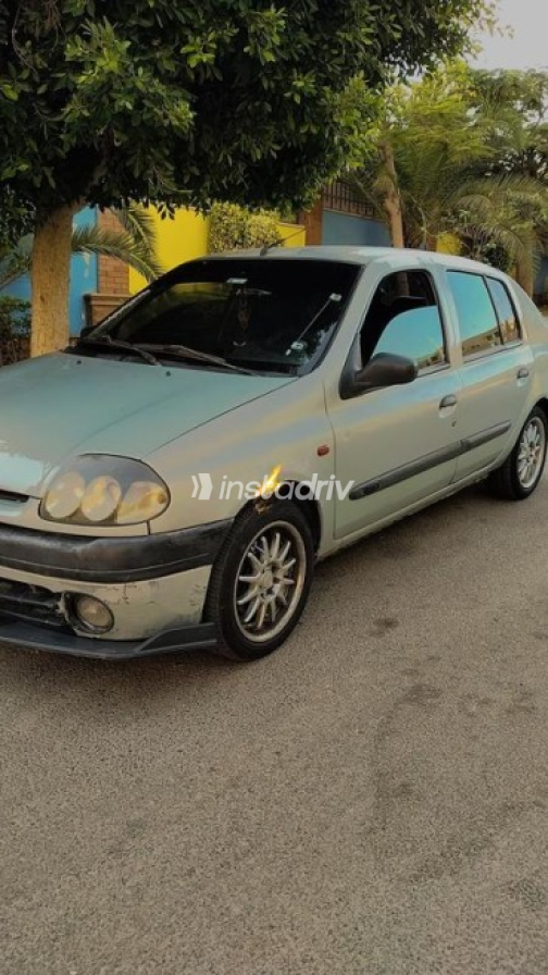 Renault Clio 2001 Dark Gray Manual Used for Sale in Cairo - 5