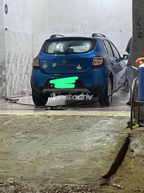 Renault Sandero Step Way 2015 Blue Manual Used for Sale in Faiyum - 2