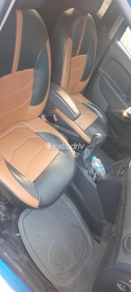 Renault Sandero Step Way 2015 Blue Manual Used for Sale in Faiyum - 4