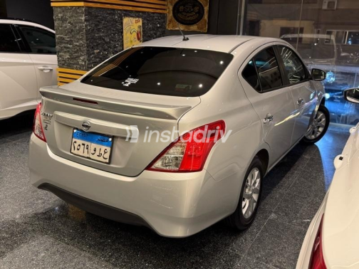 Nissan Sunny 2027 Silver Automatic Used for Sale in Sheikh Zayed City - 4