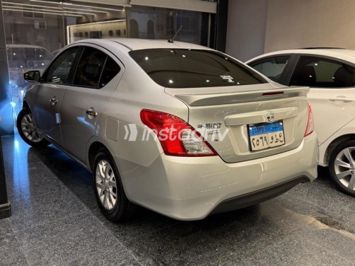 Nissan Sunny 2027 Silver Automatic Used for Sale in Sheikh Zayed City - 7