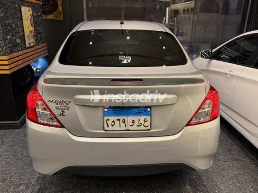 Nissan Sunny 2027 Silver Automatic Used for Sale in Sheikh Zayed City - 8