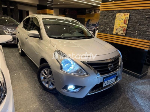 Nissan Sunny 2027 Silver Automatic Used for Sale in Sheikh Zayed City - 10