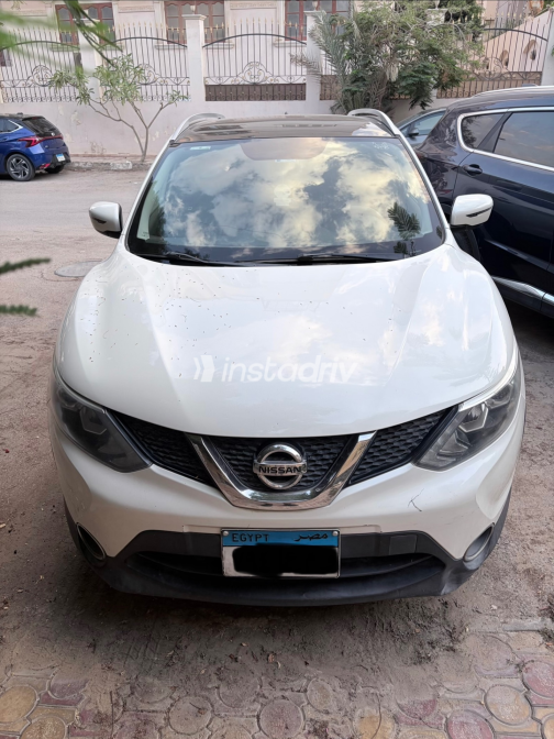 Nissan Qashqai 2017 White Automatic Used for Sale in Greater Cairo ( Cairo + Giza) - 1