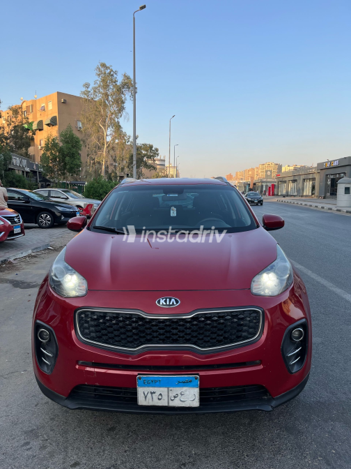 Kia Sportage 2017 Red Automatic Used for Sale in Greater Cairo ( Cairo + Giza) - 8