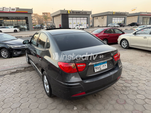Hyundai Elantra HD 2017 Gray Automatic Used for Sale in Greater Cairo ( Cairo + Giza) - 4