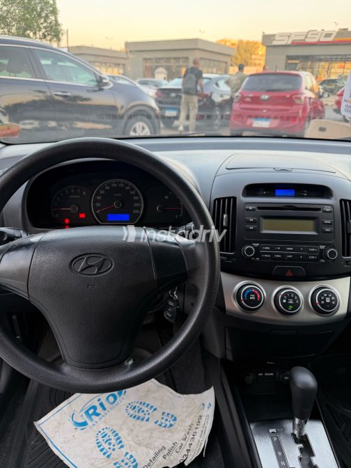 Hyundai Elantra HD 2017 Gray Automatic Used for Sale in Greater Cairo ( Cairo + Giza) - 8
