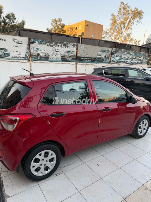 Hyundai I10 2017 Red Automatic Used for Sale in Greater Cairo ( Cairo + Giza) - 2