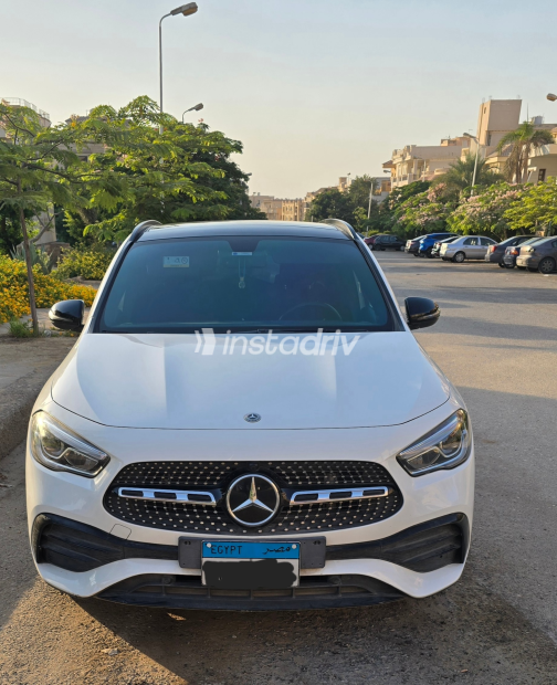 Mercedes GLA 200 2021 White Automatic Used for Sale in Greater Cairo ( Cairo + Giza) - 1