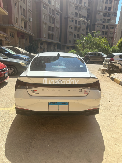 هيونداي إلنترا سى ان 7 2021 أبيض أوتوماتيك مستعملة للبيع في القاهرة الكبرى ( القاهرة - الجيزة) - 4